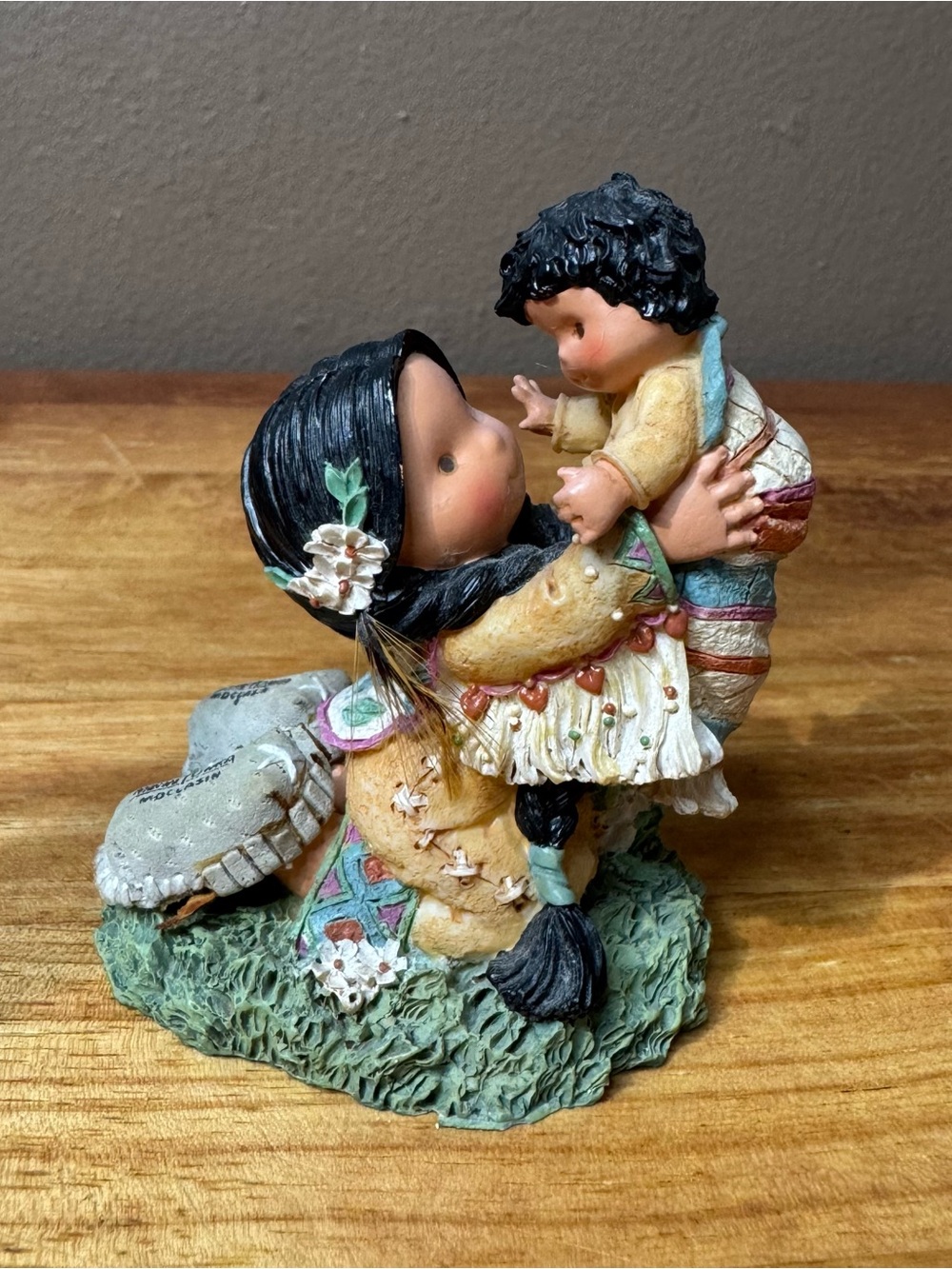 Friends of the Feather Enesco #832537 Native Mother and Child Figurine